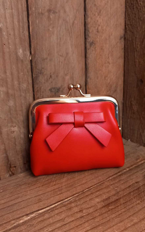 Banned Wallet Daydream, red