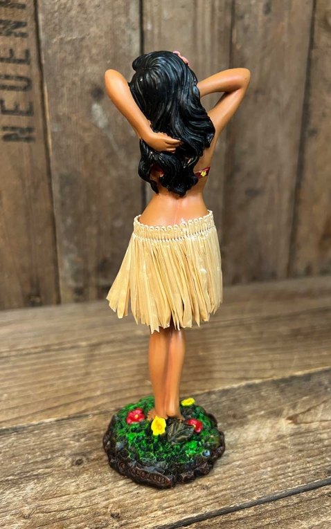 https://www.rockabilly-rules.com/images/product_images/info_images/dashboard-figur_leilani-posing-natural2.jpg