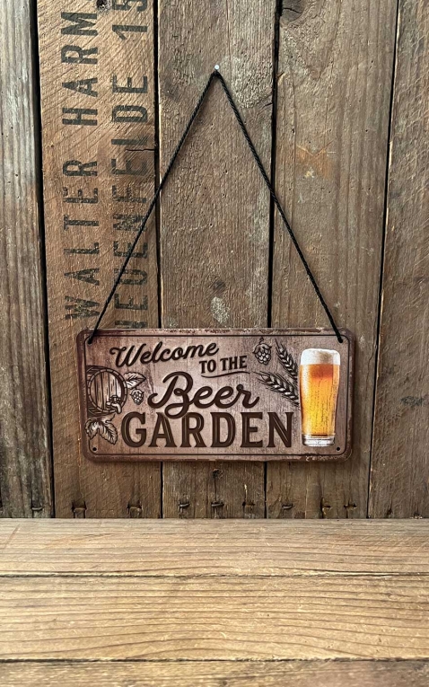 Vintage Tin-Plate Hanging sign - Welcome to the Beer Garden, 10 x 20 cm
